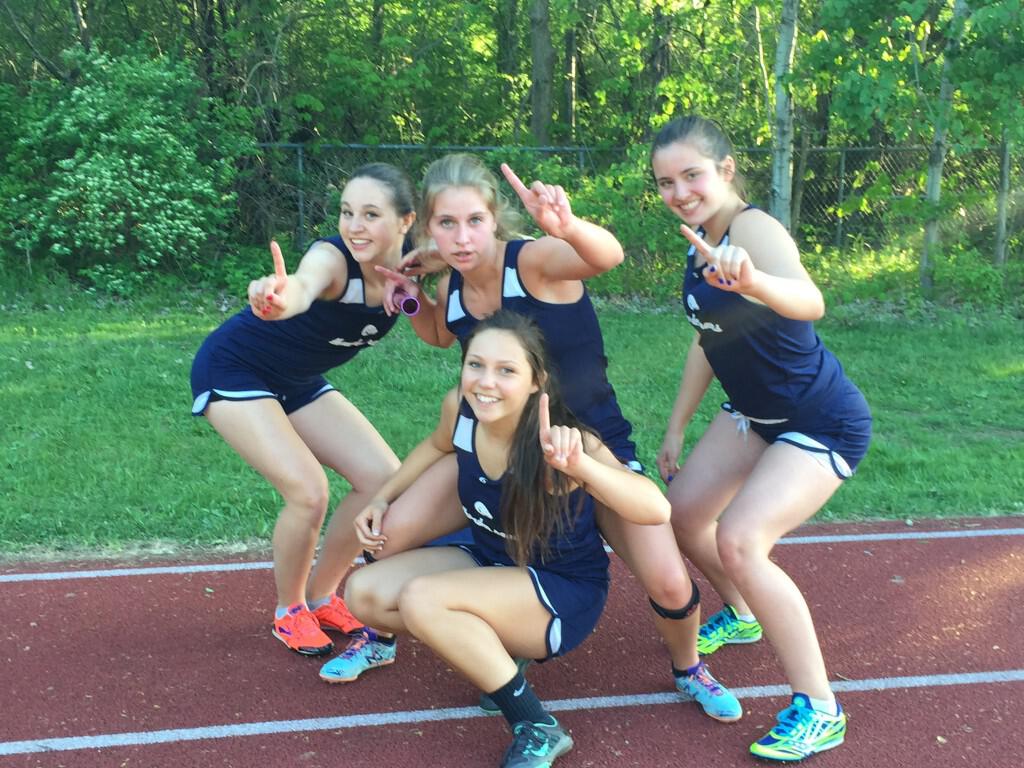 4x400 Girls Track