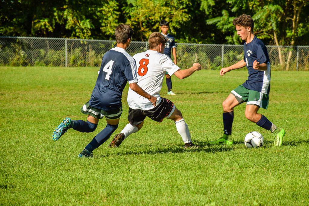 Boys Varsity Soccer Team Advances to Sectionals